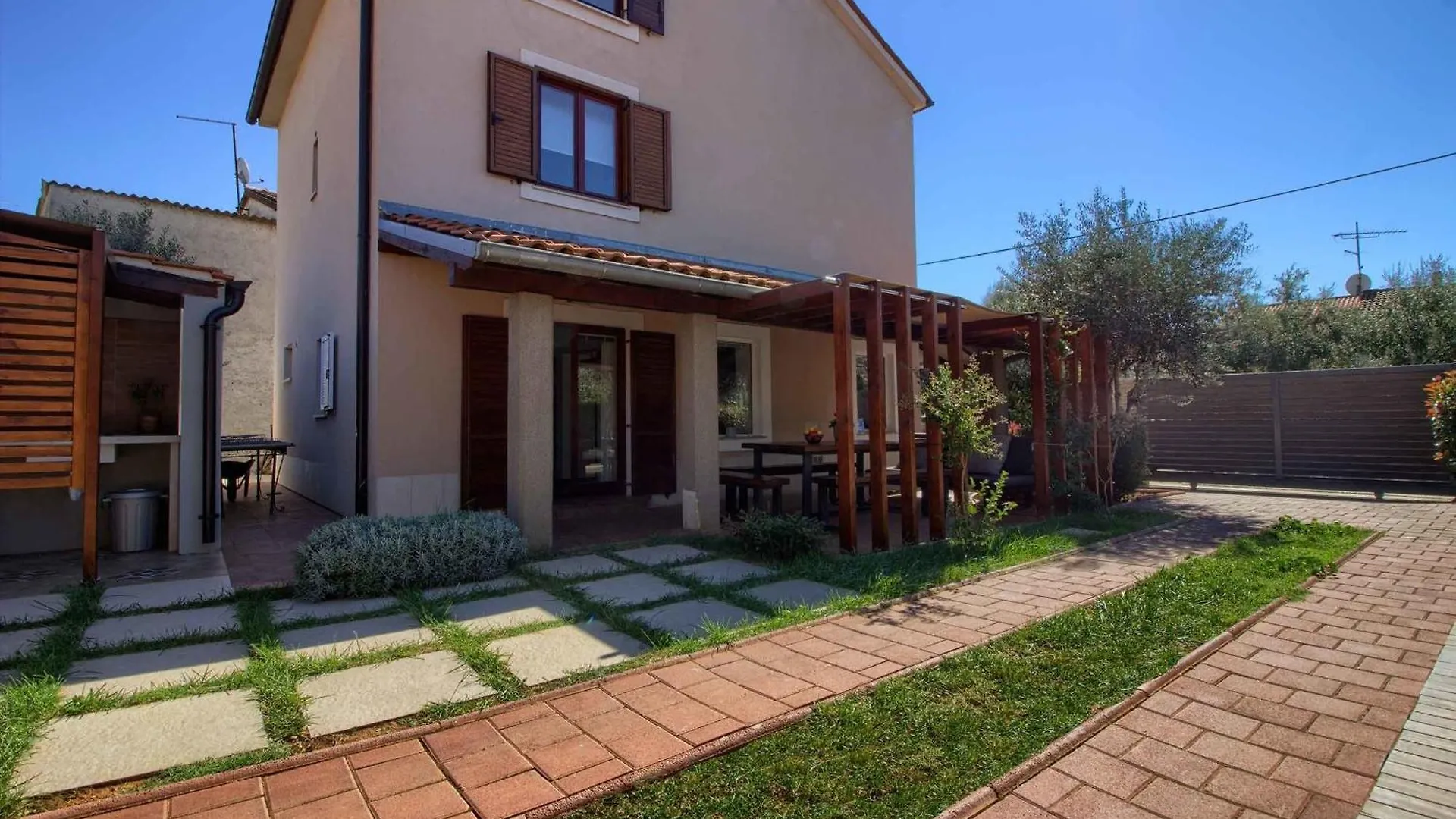 Dom wakacyjny Ferienhaus Mit Privatpool Fuer 8 Personen Ca 150 Qm In Sisan, Istrien Suedkueste Von Istrien
