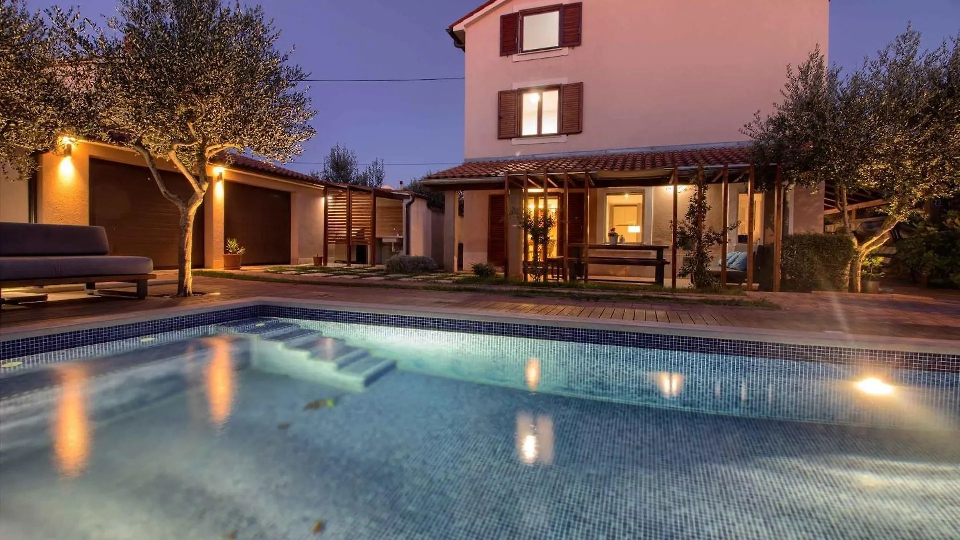 Ferienhaus Mit Privatpool Fuer 8 Personen Ca 150 Qm In Sisan, Istrien Suedkueste Von Istrien 0*,  Chorwacja